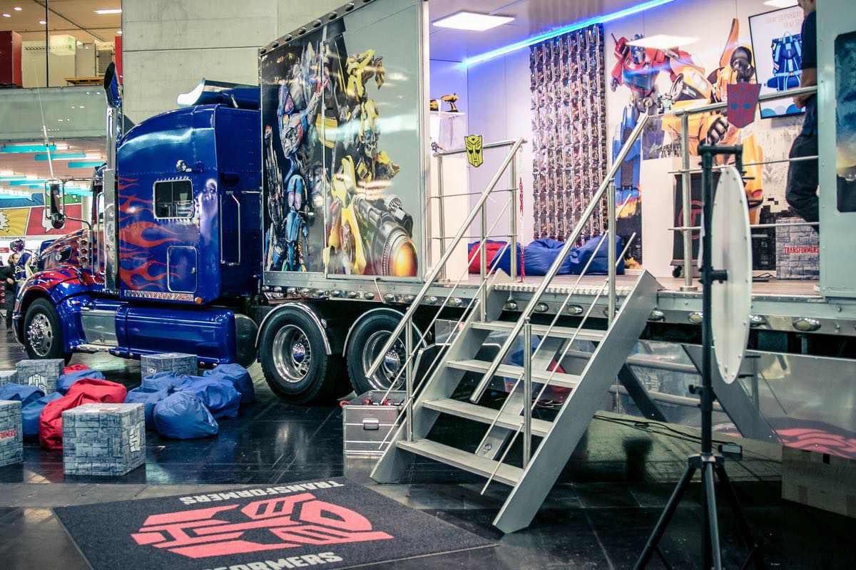 Transformers Optimus Prime Truck on the road again – Tourstart an der Fantasy Basel inkl. Wettbewerb